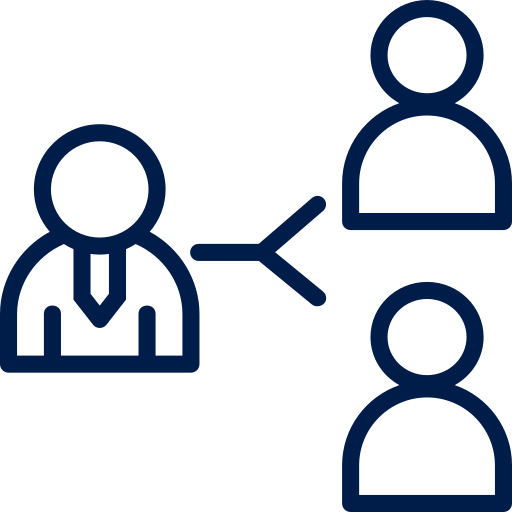 Business hierarchy icon with three figures.